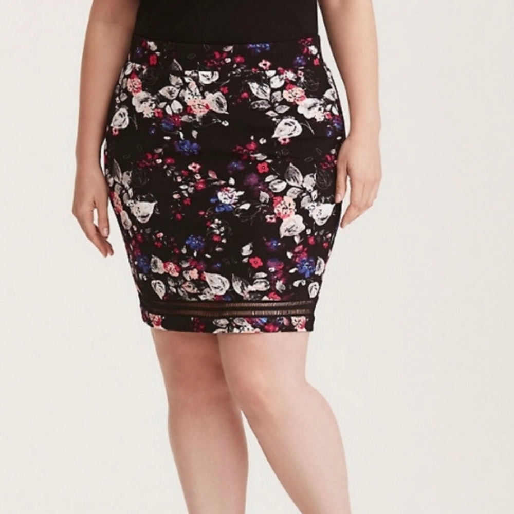 Floral mini skirt,  Torrid size 0 (large)